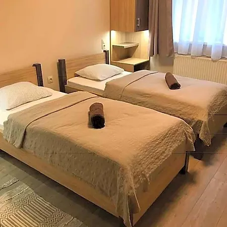 Halasz Airport Panzio 4* Felsomalom