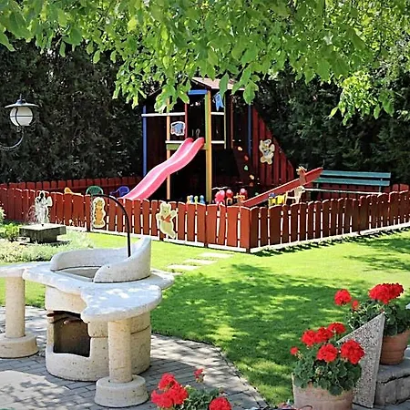 Halasz Airport Panzio Hotel Felsomalom